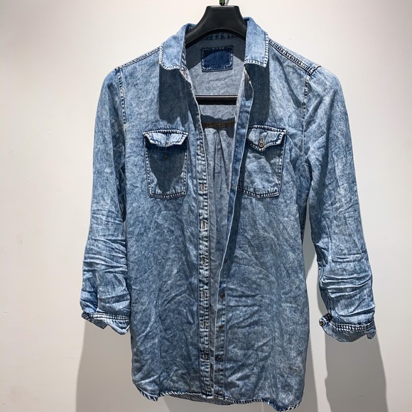 Oversized light denim button down shirt - Picture 3 of 7